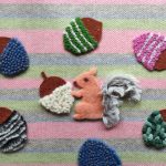 りすとカラフルなどんぐり