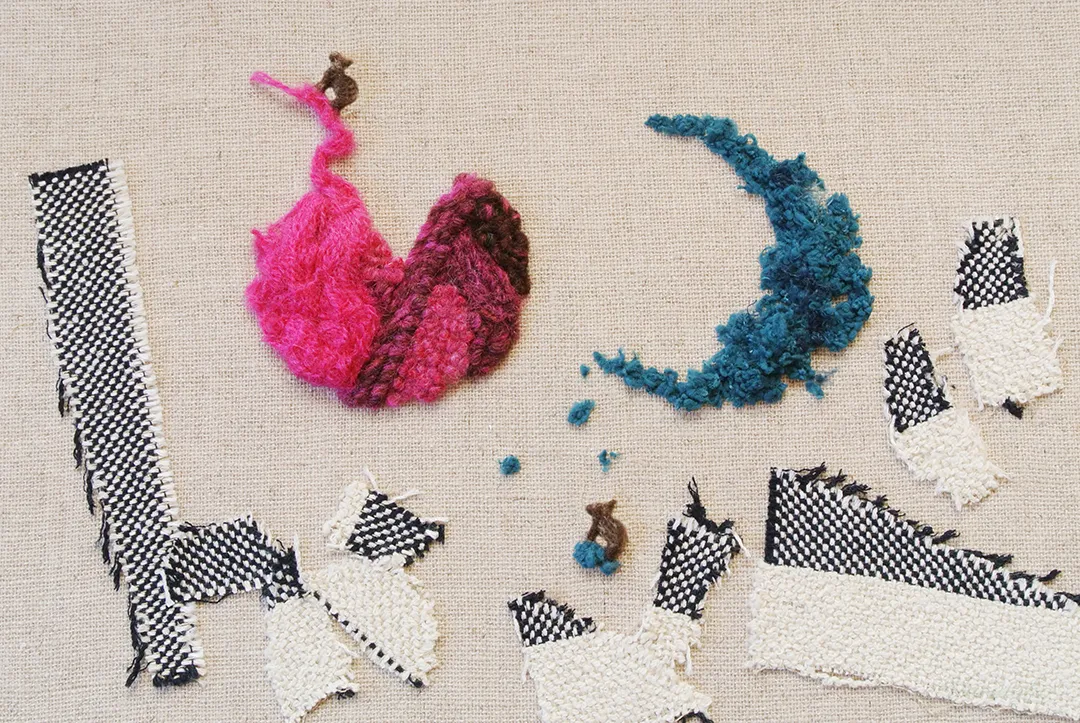 太陽と月・毛糸と羊毛フェルトのコラージュ布絵